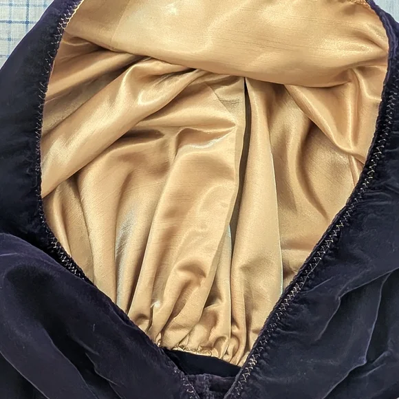 Royal Medieval Renaissance Gown, Velvet Cape, Gloves & Satchel, Fit For A Queen - Picture 12 of 16